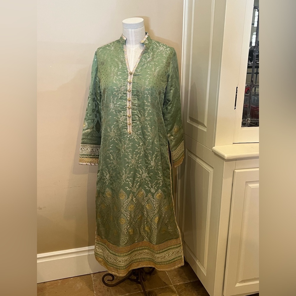 Women’s Pakistani Desi Indian Wedding Green Shalwar Kameez with Dupatta - Picture 3 of 8